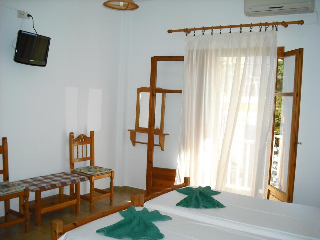 Anastasis Rental Rooms Skiathos Town Room photo