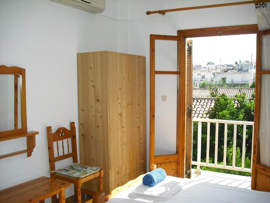 Anastasis Rental Rooms Skiathos Town Room photo